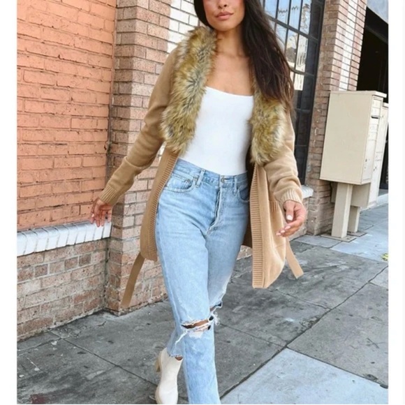 Show Me Your MuMu Cabin Cardigan NWT Sold Out on Revolve - Picture 3 of 7